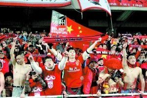 热刺主力中卫全伤；澳波：罗梅罗腿筋受伤，预计缺席4-5周热刺主帅波斯特科格鲁在新闻发布会上确认，球队中卫克里斯蒂安-罗梅罗腿筋受伤，预计将缺阵4到5周。
